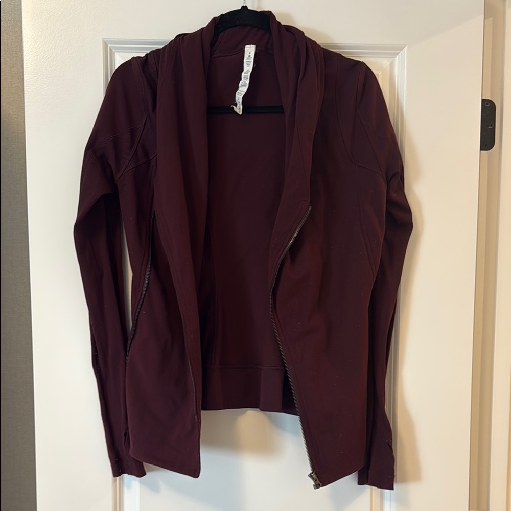 Lululemon Women's Burgundy Jacket 6 small medium